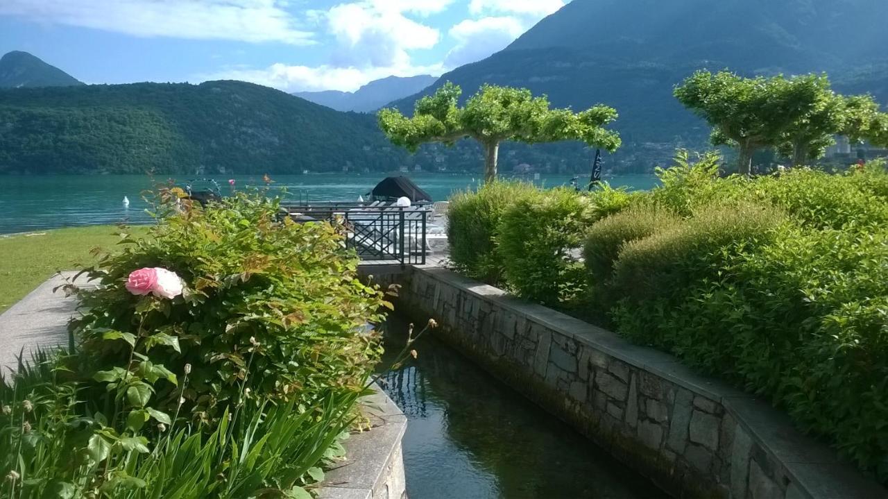 Logement Atypique Avec Vue Unique Panoramique Sur Le Lac D'Annecy, Dans Une Residence Avec Plage Et Ponton Privee Sur La Commune De Duingt Ngoại thất bức ảnh
