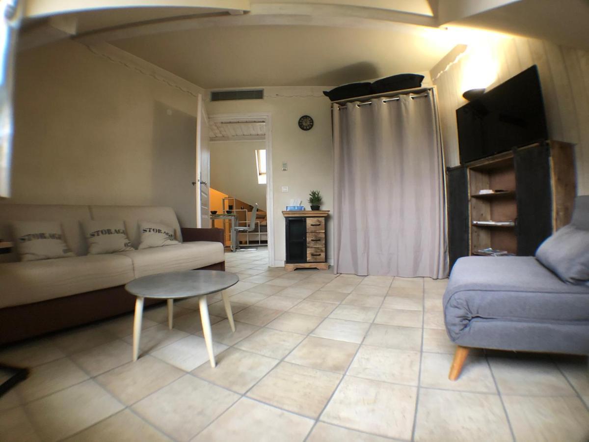 Logement Atypique Avec Vue Unique Panoramique Sur Le Lac D'Annecy, Dans Une Residence Avec Plage Et Ponton Privee Sur La Commune De Duingt Ngoại thất bức ảnh