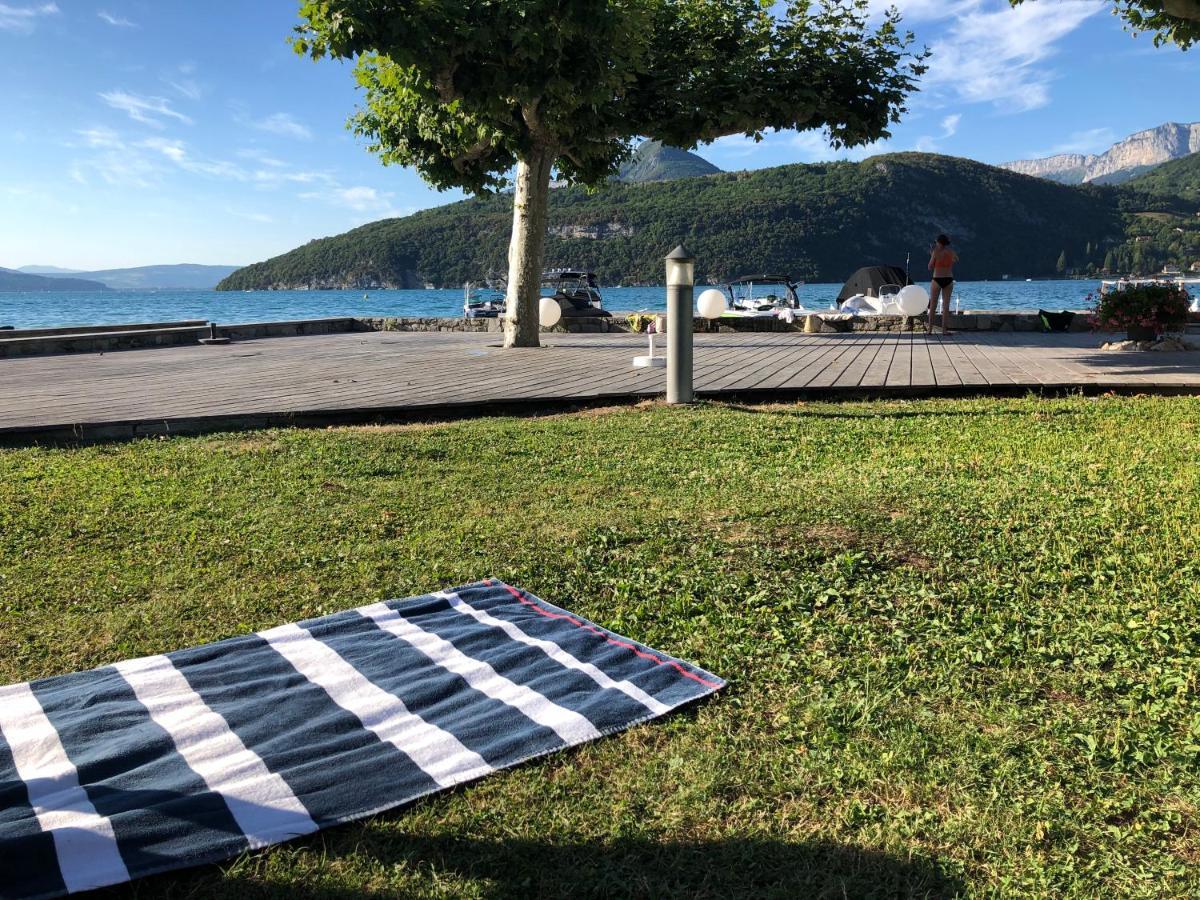 Logement Atypique Avec Vue Unique Panoramique Sur Le Lac D'Annecy, Dans Une Residence Avec Plage Et Ponton Privee Sur La Commune De Duingt Ngoại thất bức ảnh