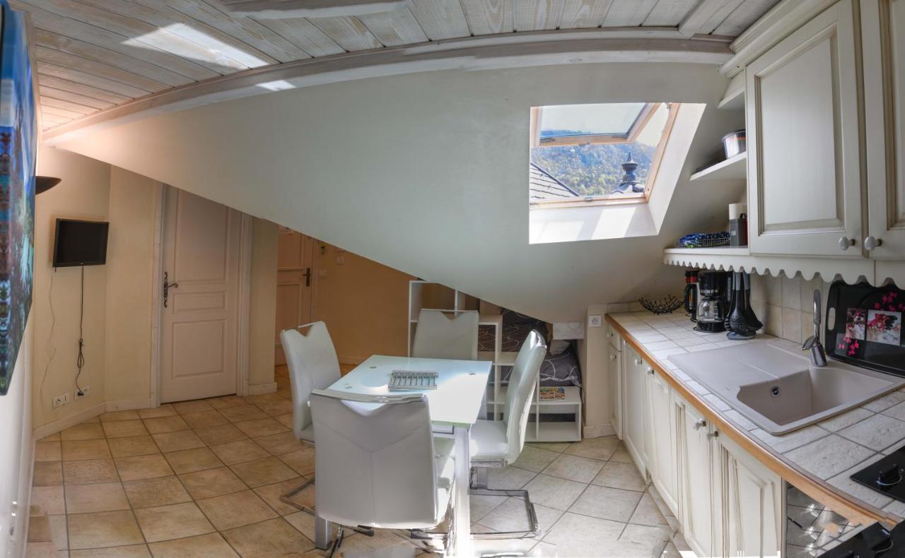 Logement Atypique Avec Vue Unique Panoramique Sur Le Lac D'Annecy, Dans Une Residence Avec Plage Et Ponton Privee Sur La Commune De Duingt Ngoại thất bức ảnh