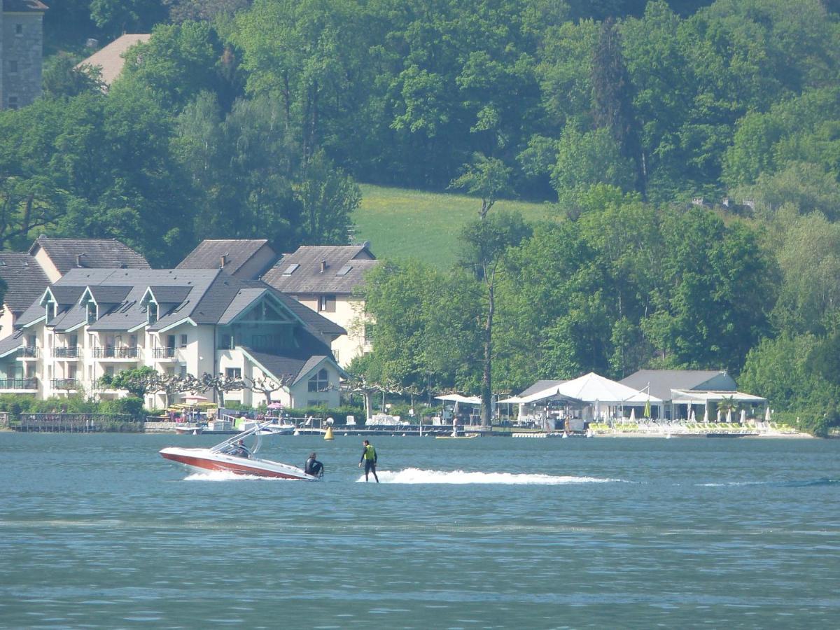 Logement Atypique Avec Vue Unique Panoramique Sur Le Lac D'Annecy, Dans Une Residence Avec Plage Et Ponton Privee Sur La Commune De Duingt Ngoại thất bức ảnh
