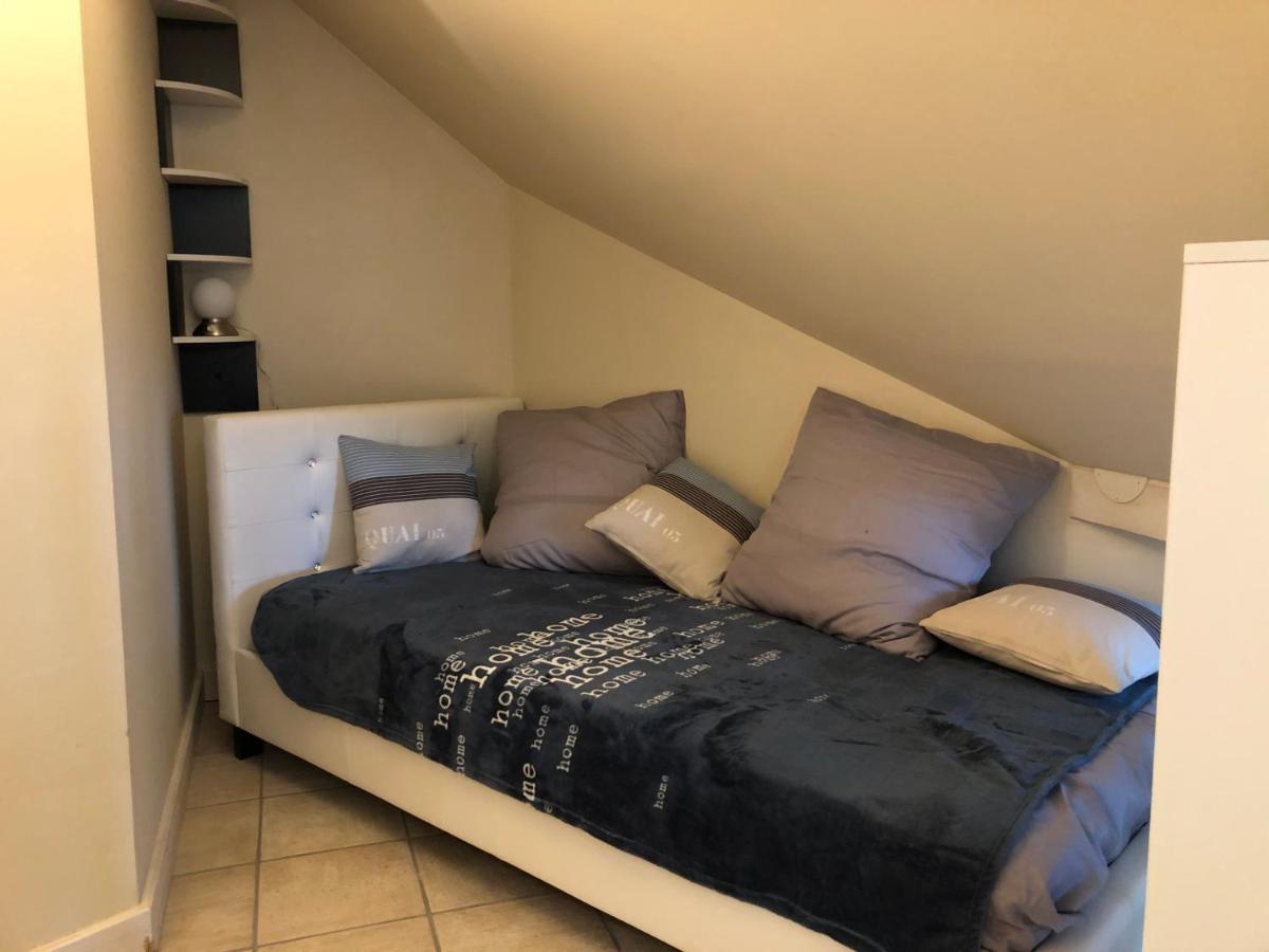 Logement Atypique Avec Vue Unique Panoramique Sur Le Lac D'Annecy, Dans Une Residence Avec Plage Et Ponton Privee Sur La Commune De Duingt Ngoại thất bức ảnh