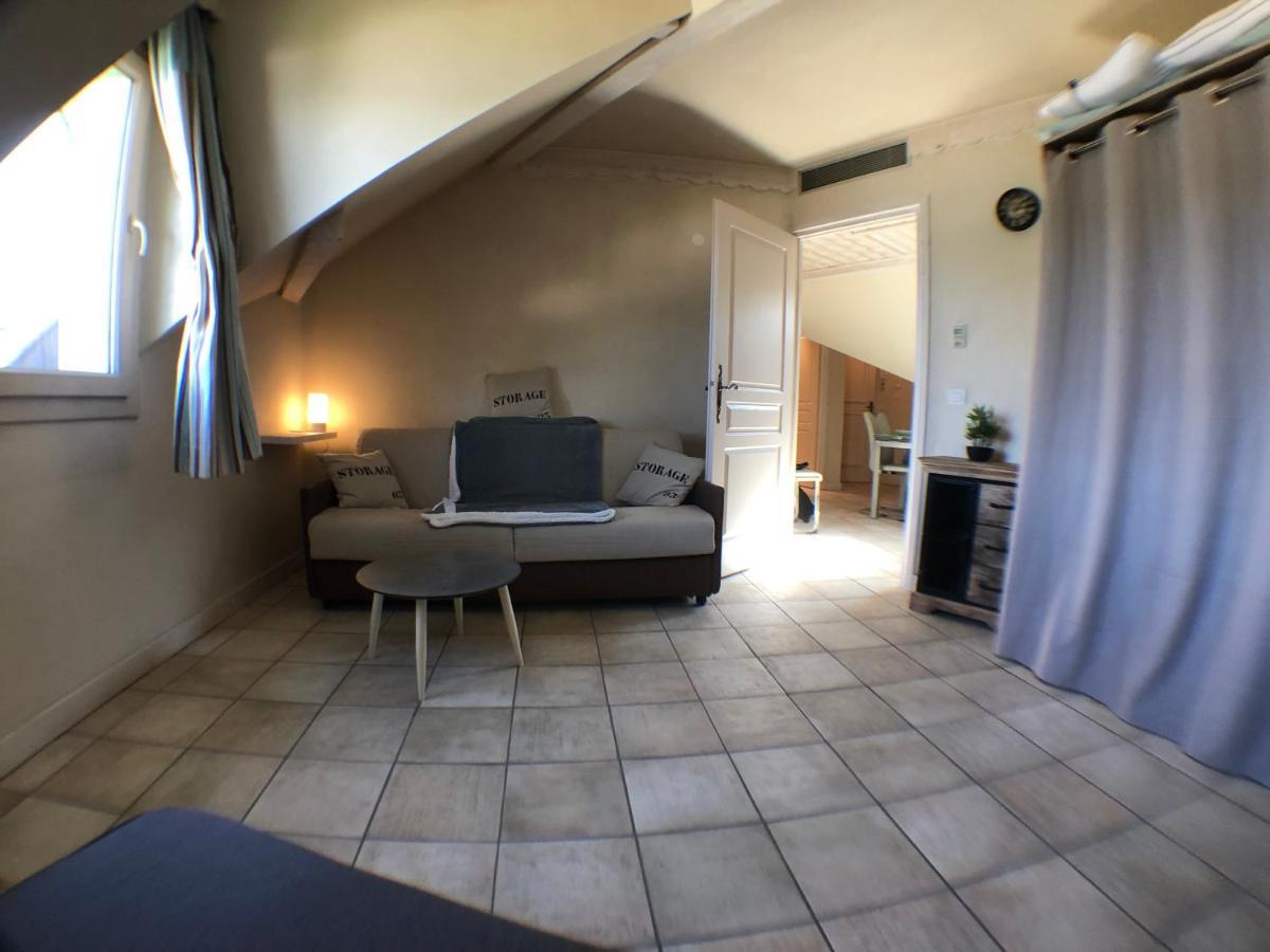 Logement Atypique Avec Vue Unique Panoramique Sur Le Lac D'Annecy, Dans Une Residence Avec Plage Et Ponton Privee Sur La Commune De Duingt Ngoại thất bức ảnh